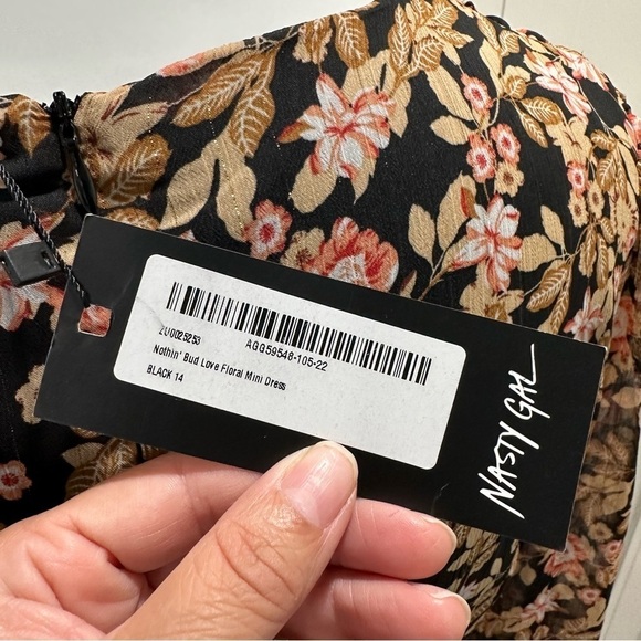 Nasty Gal Floral V Neck Fitted Mini Dress - Picture 7 of 12